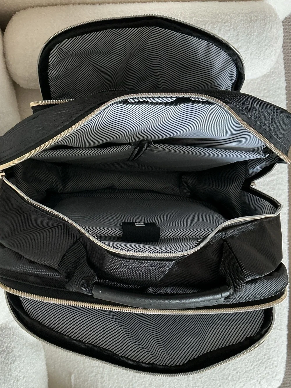 NWOT - Kenneth Cole Reaction CHELSEA Chevron Laptop Backpack, Black with Gold